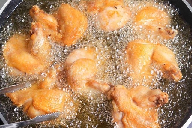 4 nguy hiem tiem an tu thit ga nen biet de tranh hinh anh