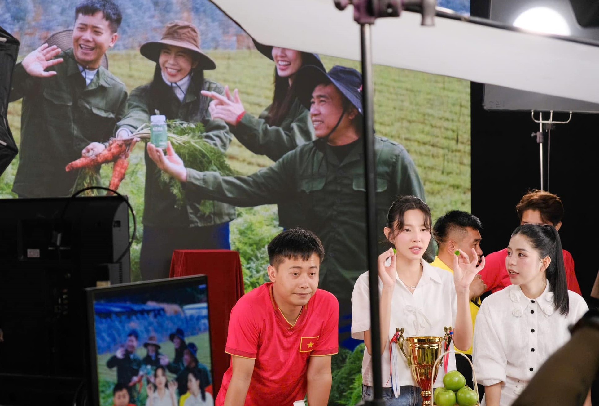 Bo Y te de nghi kiem tra san pham keo rau cu cua team Chi Em Rot hinh anh