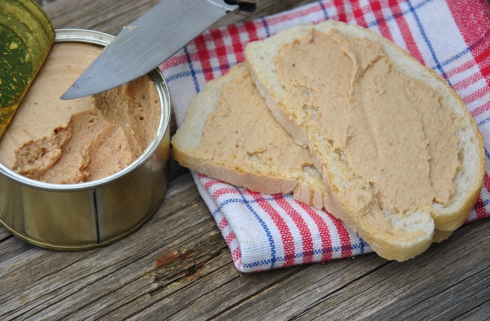 Nhung loai thuc pham de gay ngo doc pho bien trong bua an hinh anh