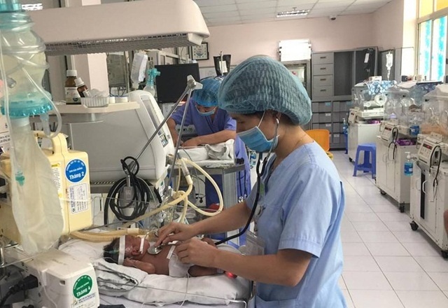 Dau hieu nguy hiem tre nhiem virus RSV can nhap vien ngay hinh anh