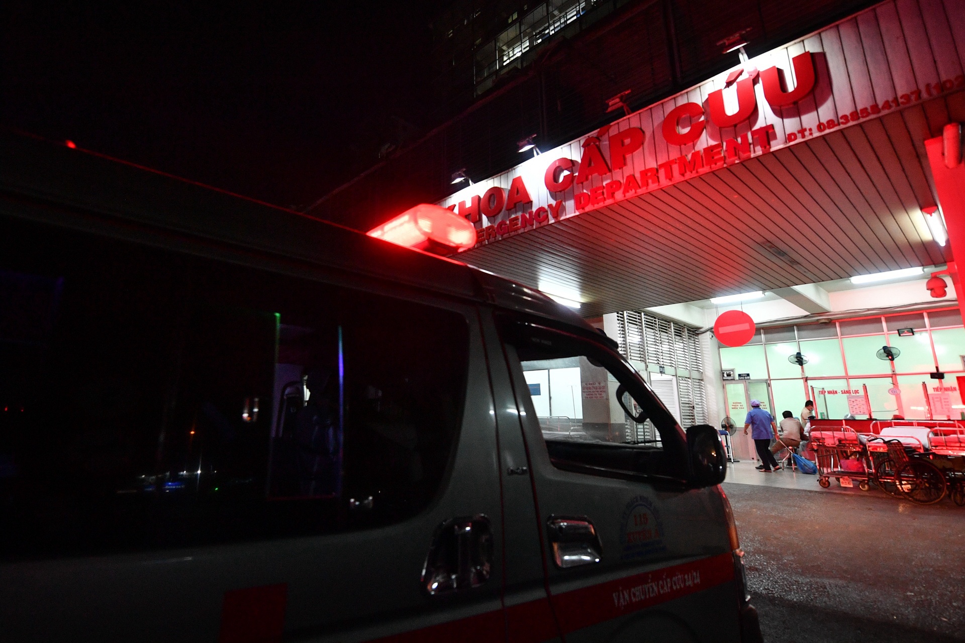 'Cuu nguoi truoc, vien phi tinh sau' niu nguoi benh o lai voi cuoc doi hinh anh