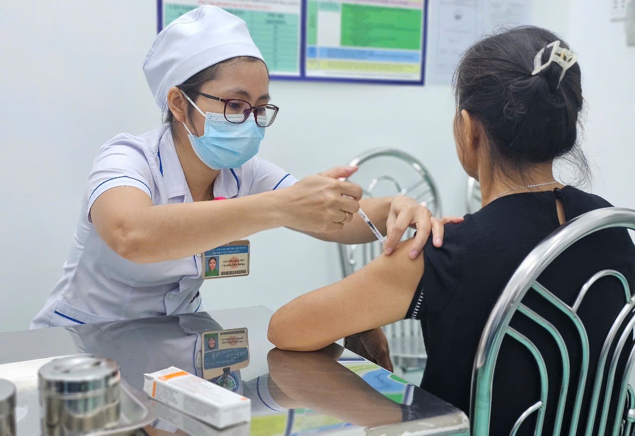 27 ngay song kho so vi mac benh zona than kinh hinh anh