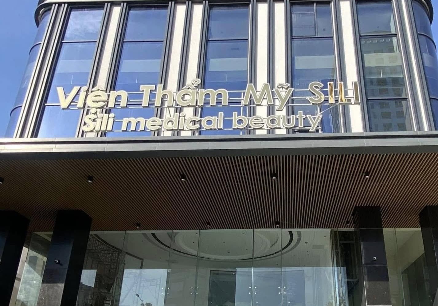 Loat benh vien, phong kham tai TP.HCM bi xu phat hinh anh