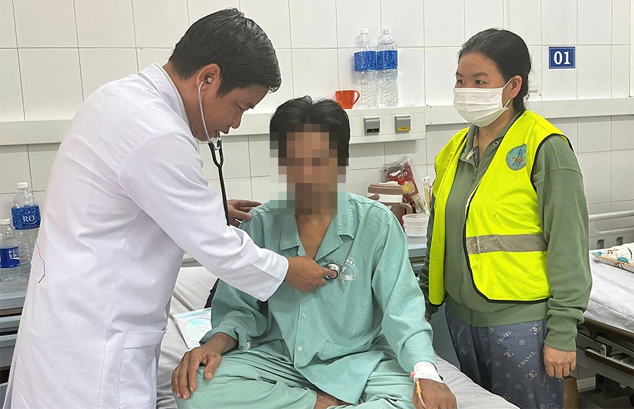 Nguoi dan ong nhoi mau co tim nguy kich vi thoi quen doc hai hinh anh