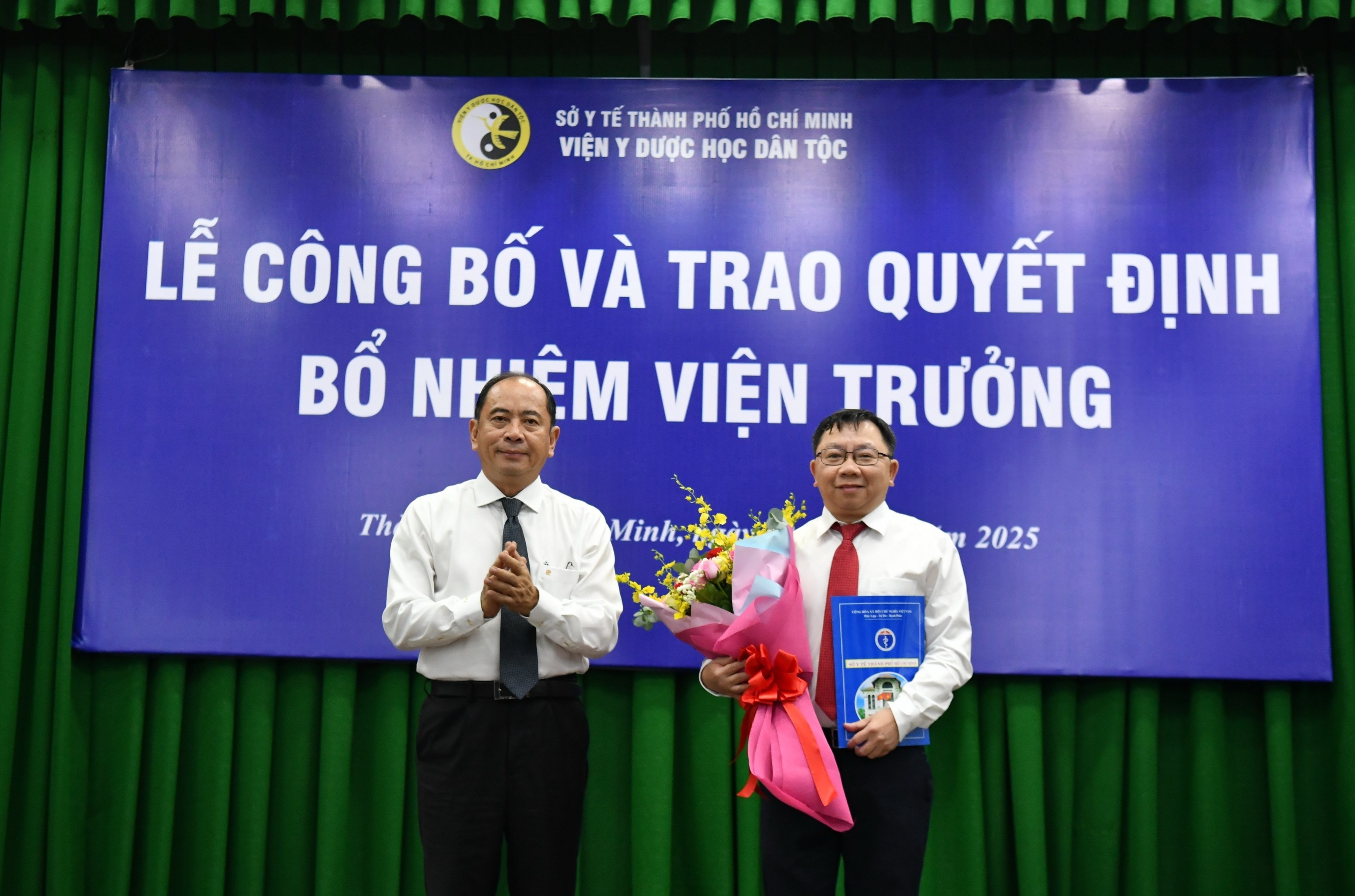 Chanh thanh tra So Y te TPHCM lam giam doc Vien Y duoc hoc dan toc hinh anh