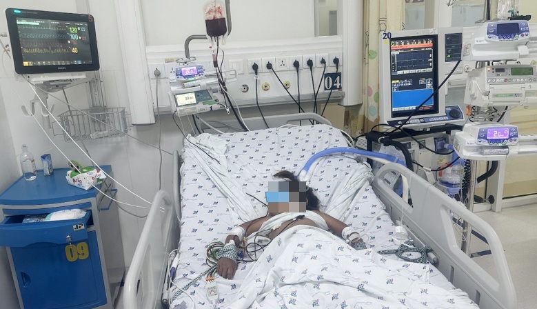 Be gai 5 tuoi o TP.HCM nhap vien vi soc sot xuat huyet nang hinh anh