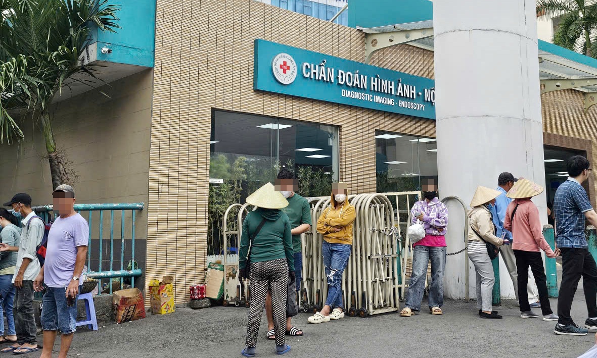 ‘Co’ benh vien lai nong o TP.HCM hinh anh