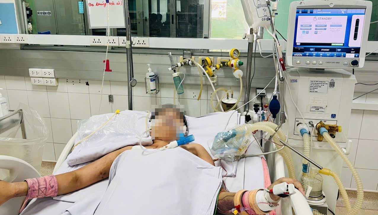 Can benh quen thuoc khien 2 nguoi tre tuoi suy than, tho may hinh anh