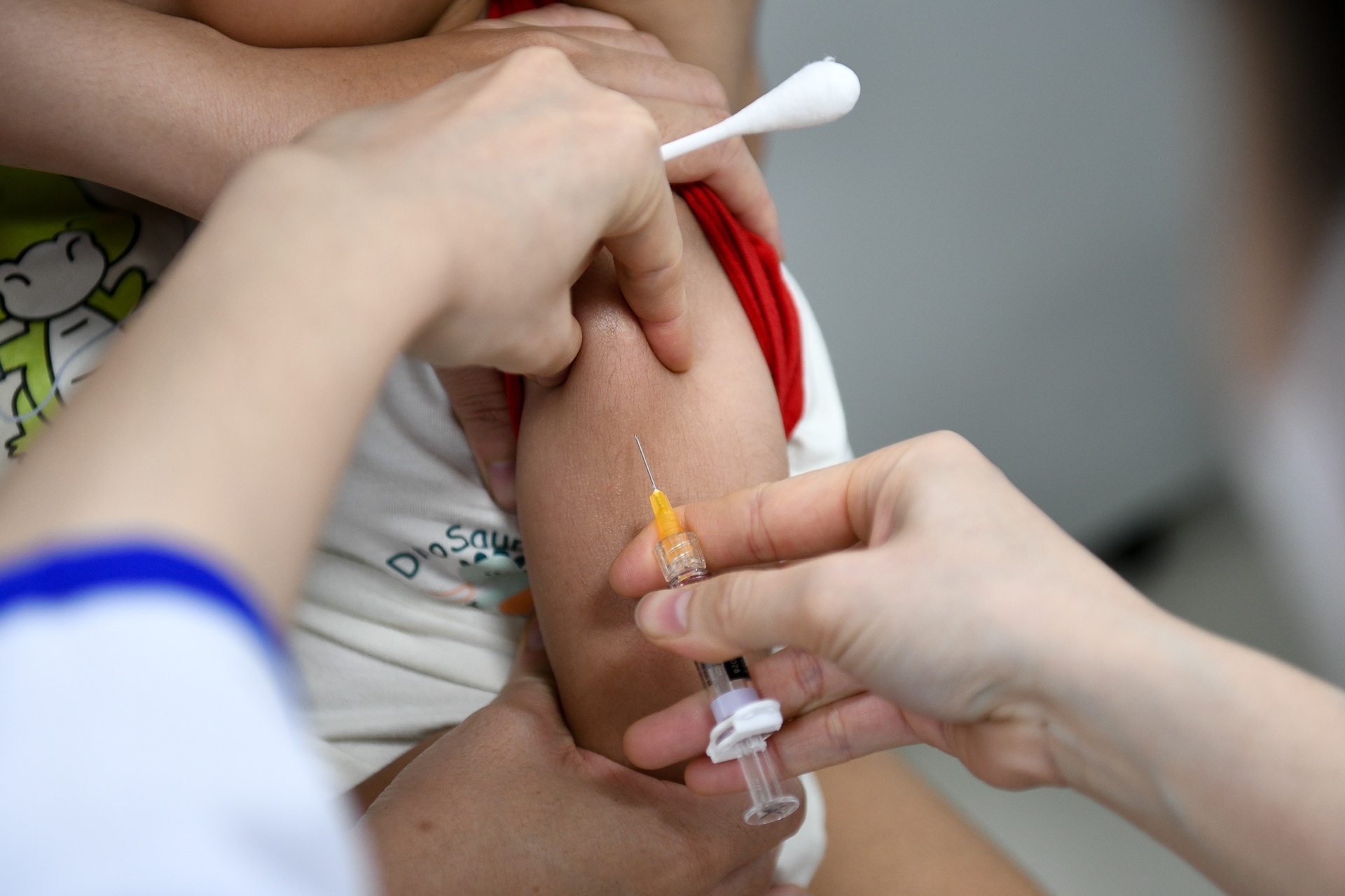 Cac loai vaccine tiem nhac cho tre 4-6 tuoi hinh anh