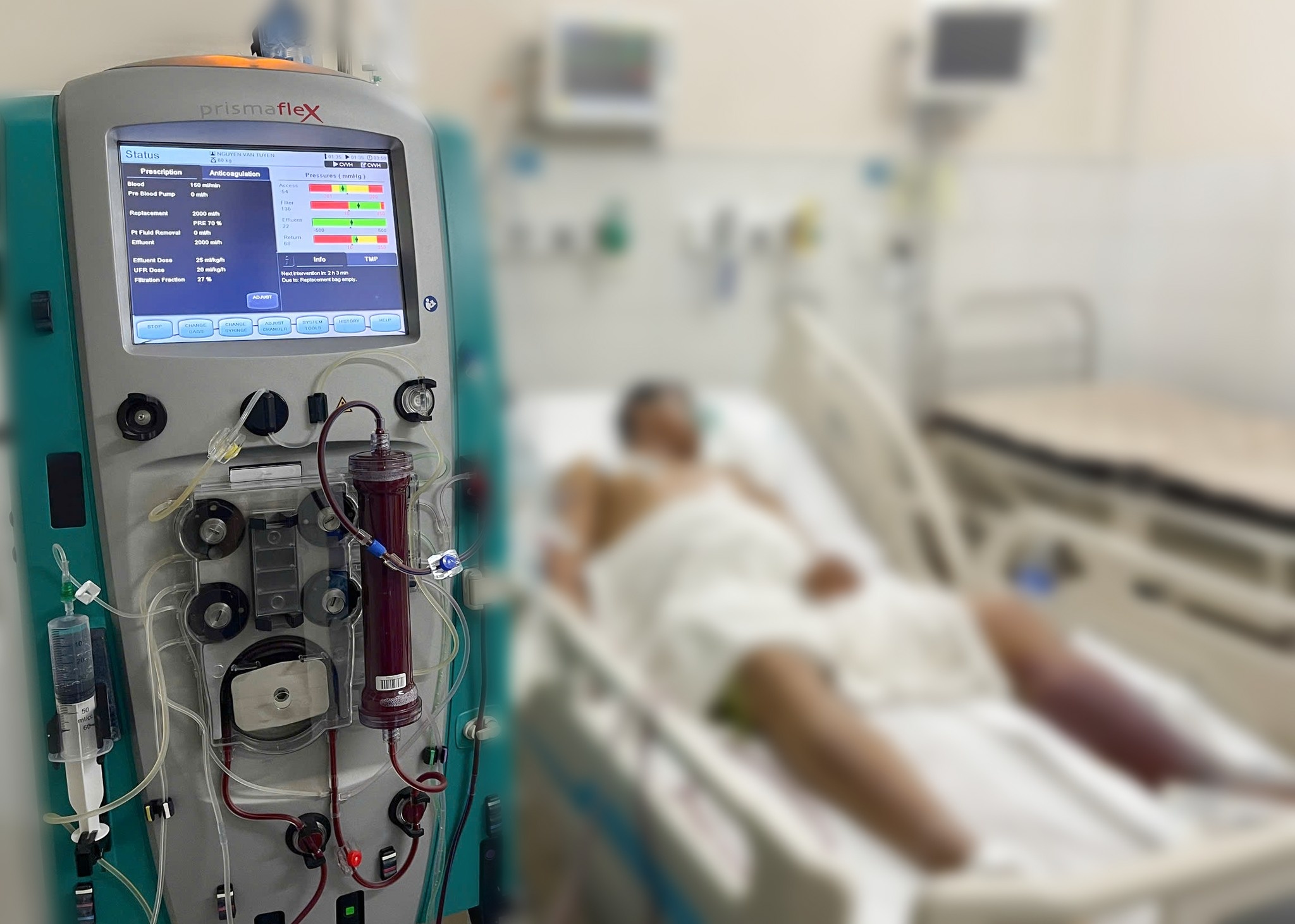 Di lam chan tran khien nguoi dan ong roi vao bao benh hinh anh