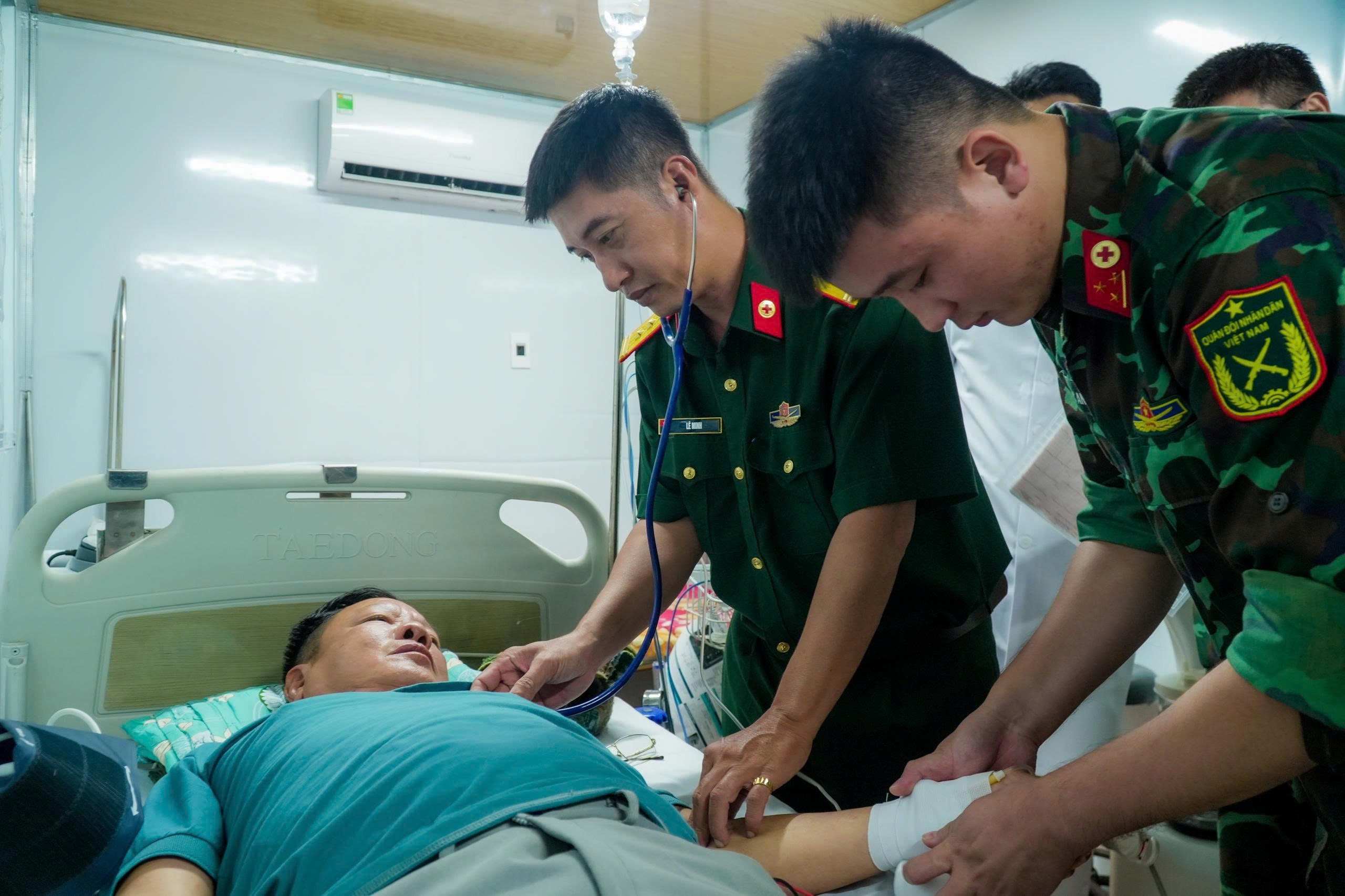 truc thang cuu benh nhan anh 6