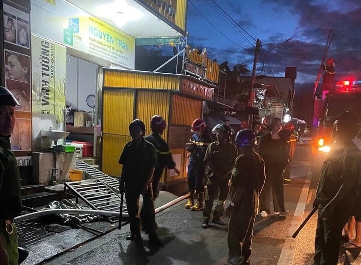 Vu nghi phong hoa o Gia Lai: Ba me tu vong, con trai 5 tuoi nguy kich hinh anh