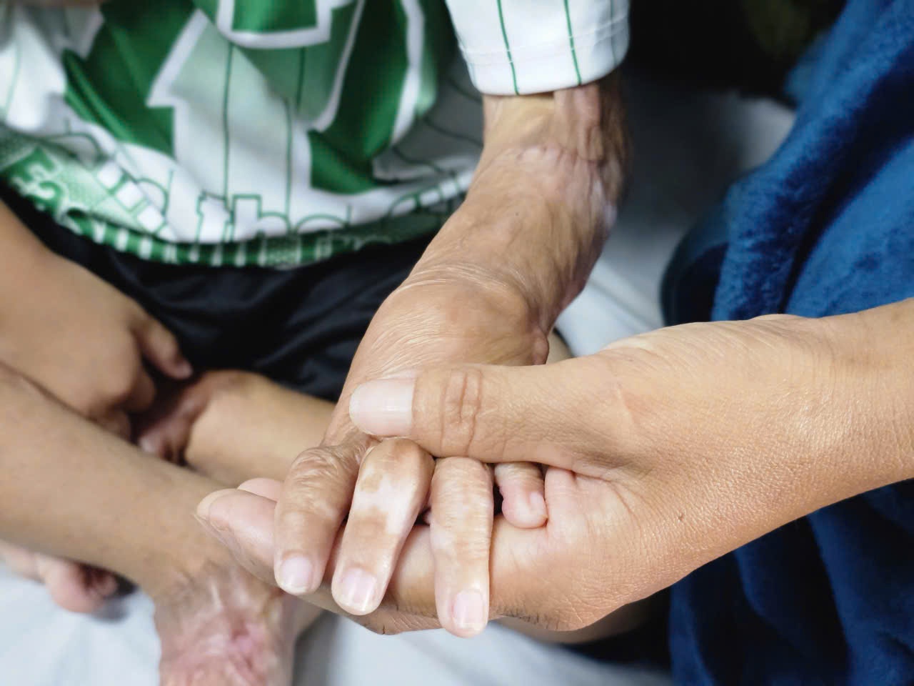 tre khong bu sua me anh 4