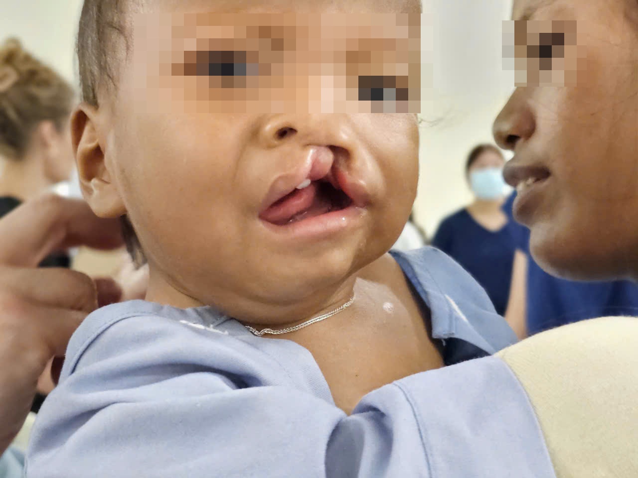 tre khong bu sua me anh 1