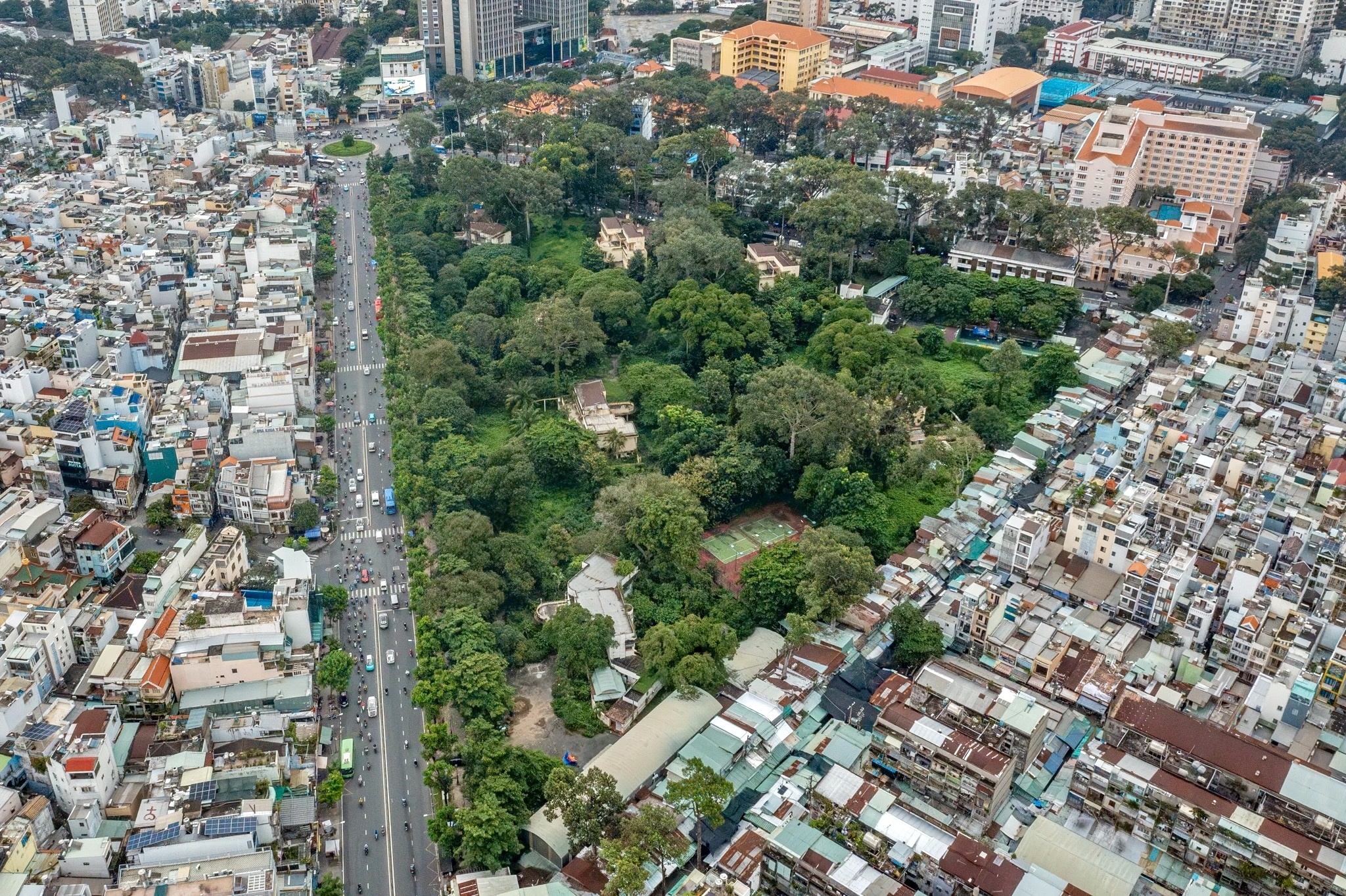 Tuong dai tuong niem nan nhan Covid-19: Loi tri an giua long thanh pho hinh anh
