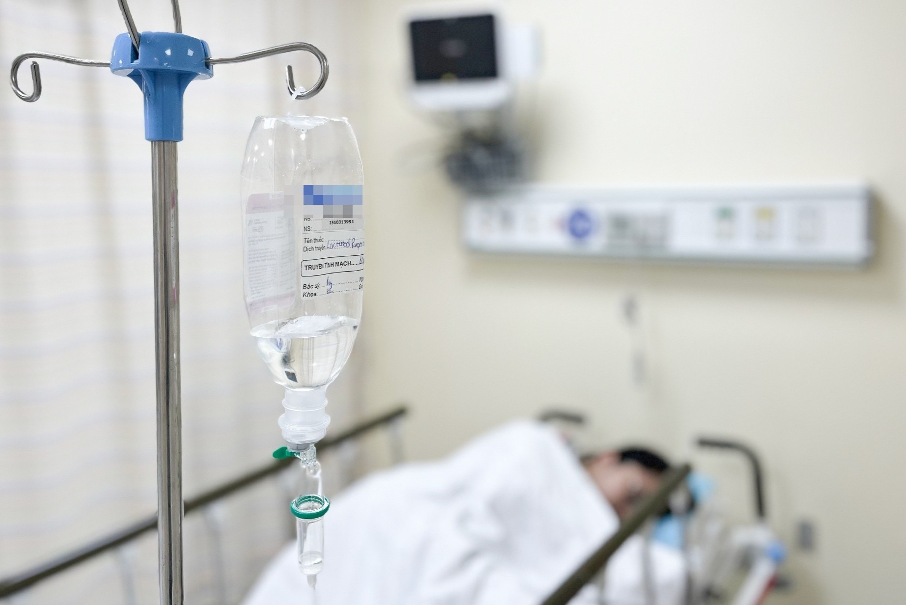 Them 11 nguoi di cap cuu sau khi an banh mi o TP.HCM hinh anh