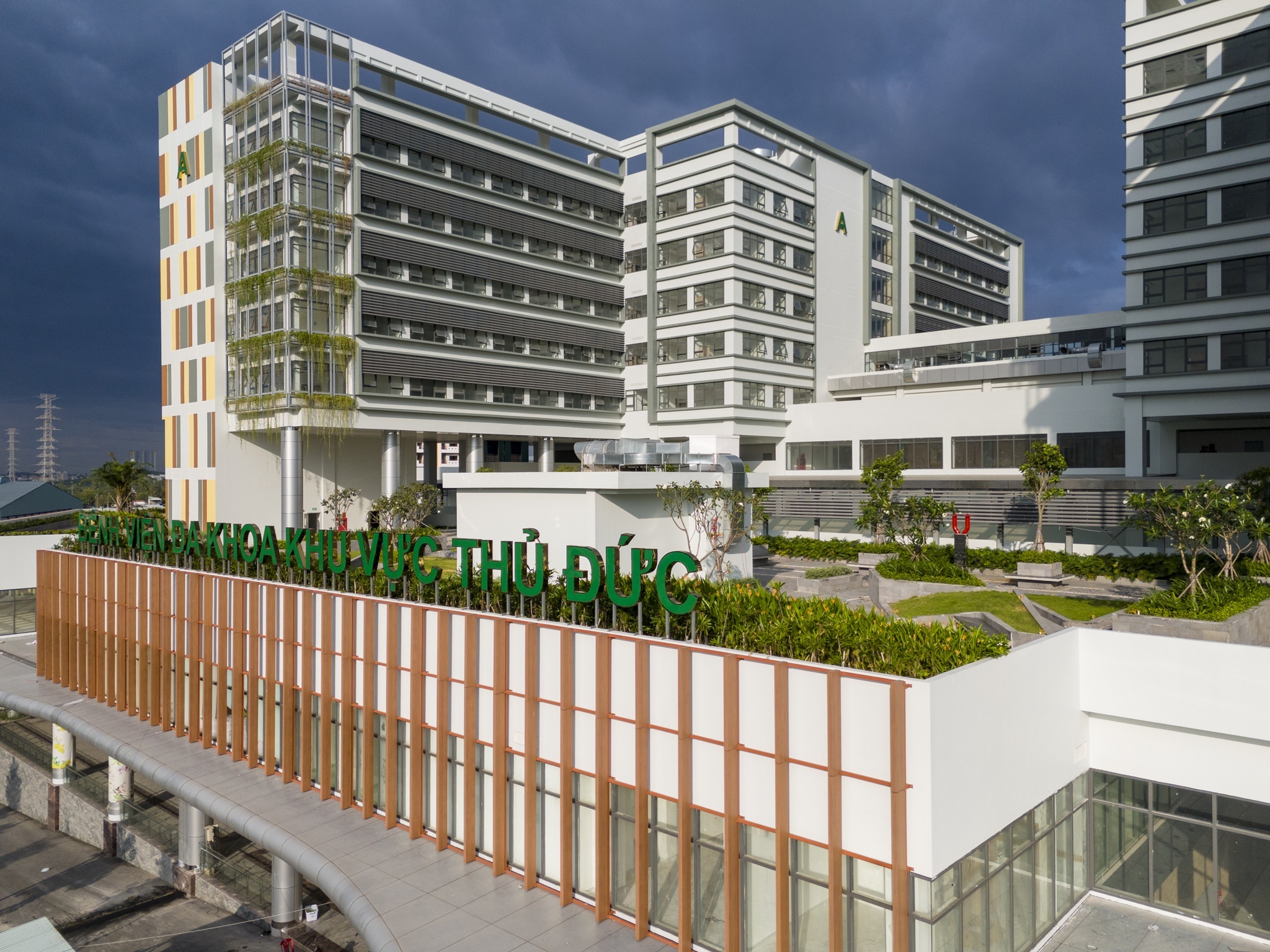 Canh khac la cua benh vien cua ngo Dong Bac TP.HCM hinh anh