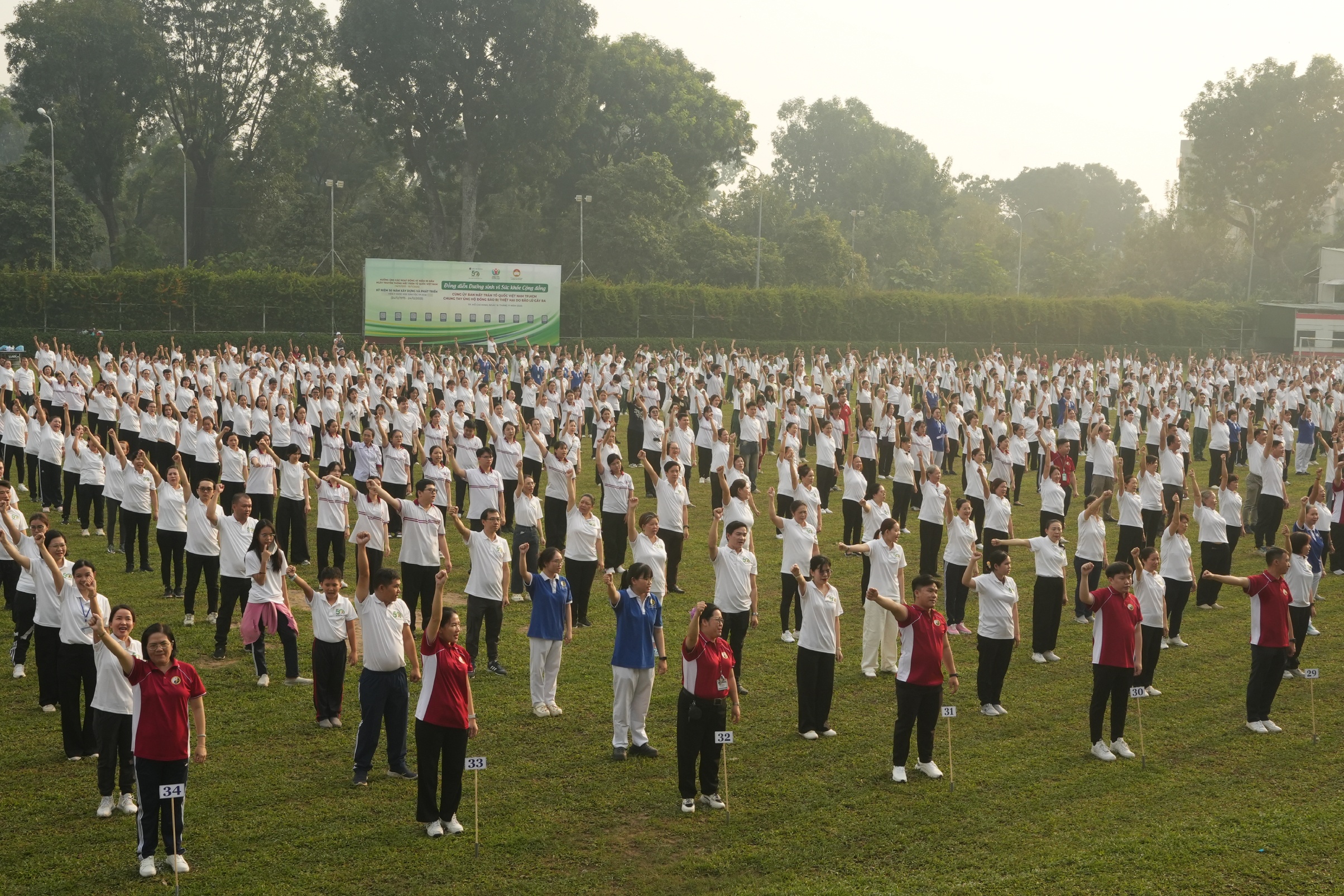 đồng diễn dưỡng sinh ảnh 2 dong dien duong sinh anh 2