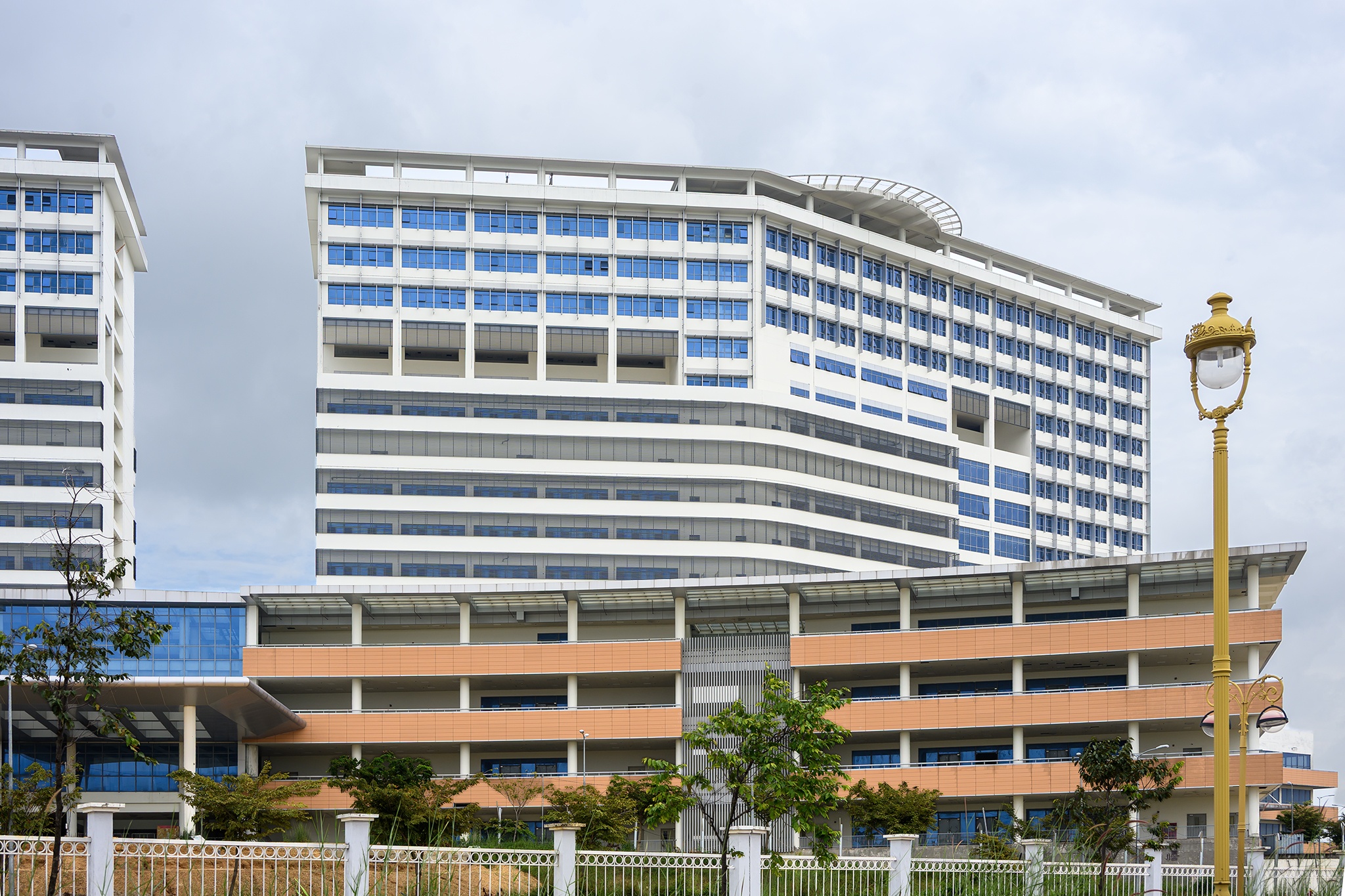 UBND yeu cau dua vao hoat dong benh vien lon nhat TP.HCM hinh anh