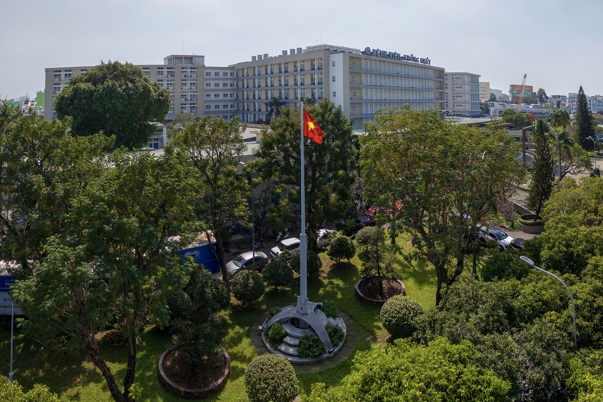 Mot benh vien o TP.HCM so huu ca 'cong vien', mang xanh rong hiem co hinh anh