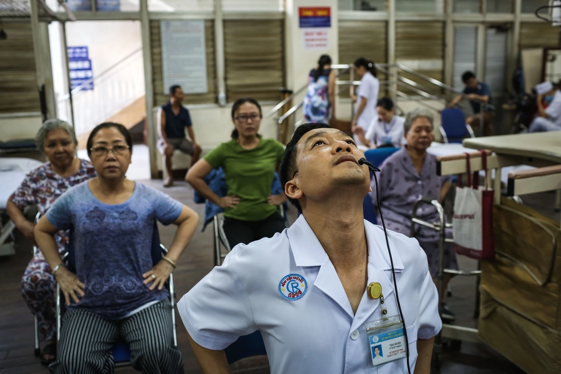 Rao can khien y hoc co truyen kho but pha hinh anh