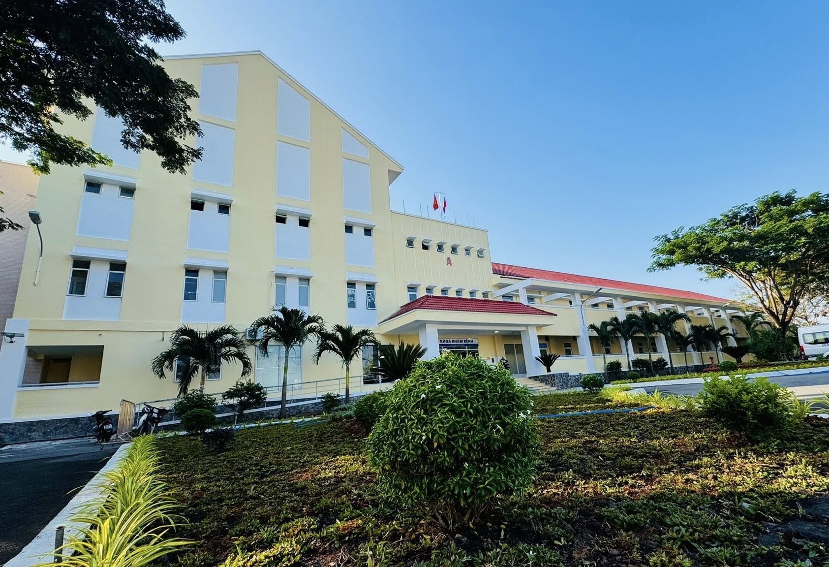 TP.HCM dua vao hoat dong mo hinh benh vien chua tung co o Viet Nam hinh anh