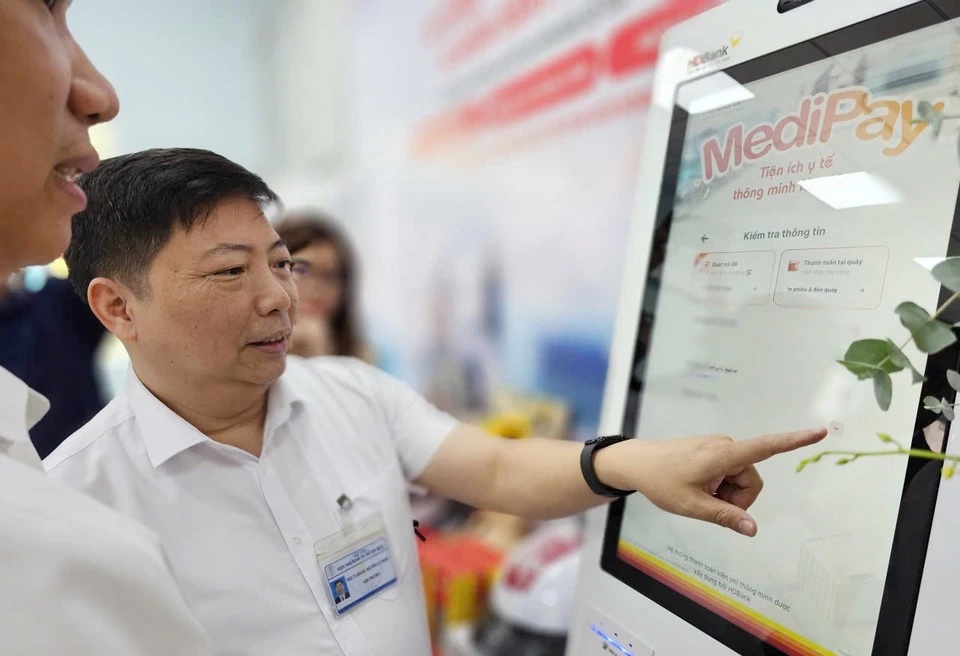 kham benh tu xa anh 1