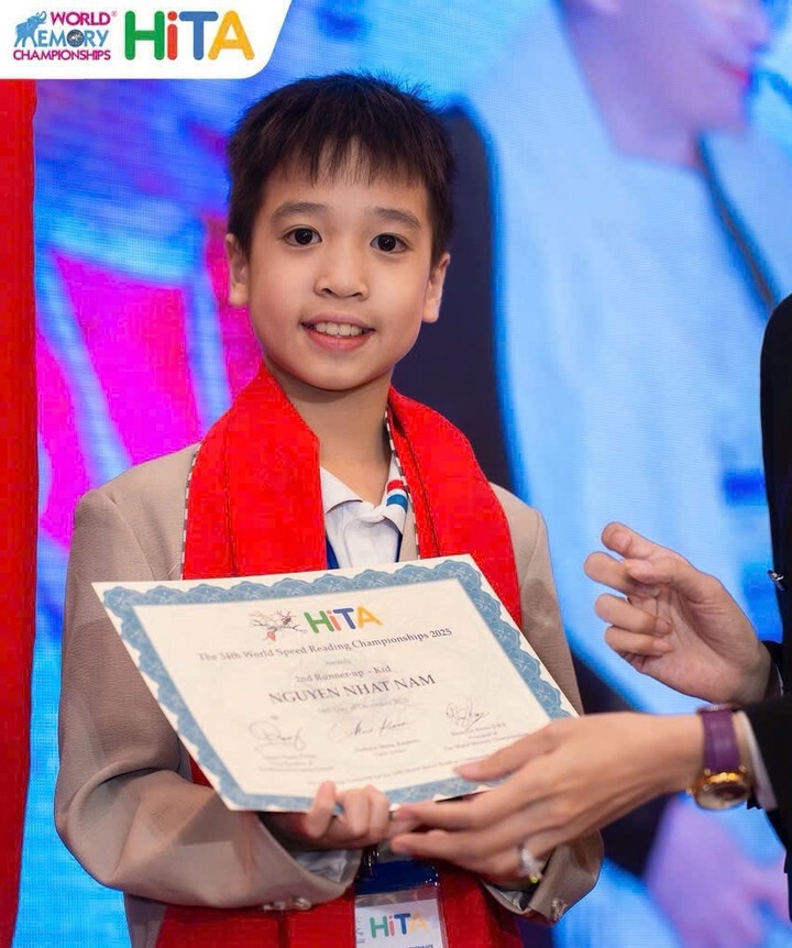 huy chuong Sieu tri nho anh 1