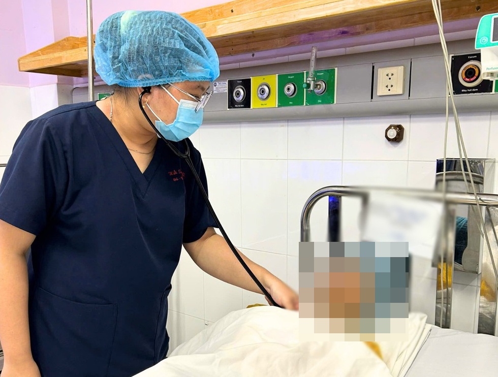 Mon ca quen thuoc chua doc to manh, 4 nguoi o TP.HCM di cap cuu hinh anh