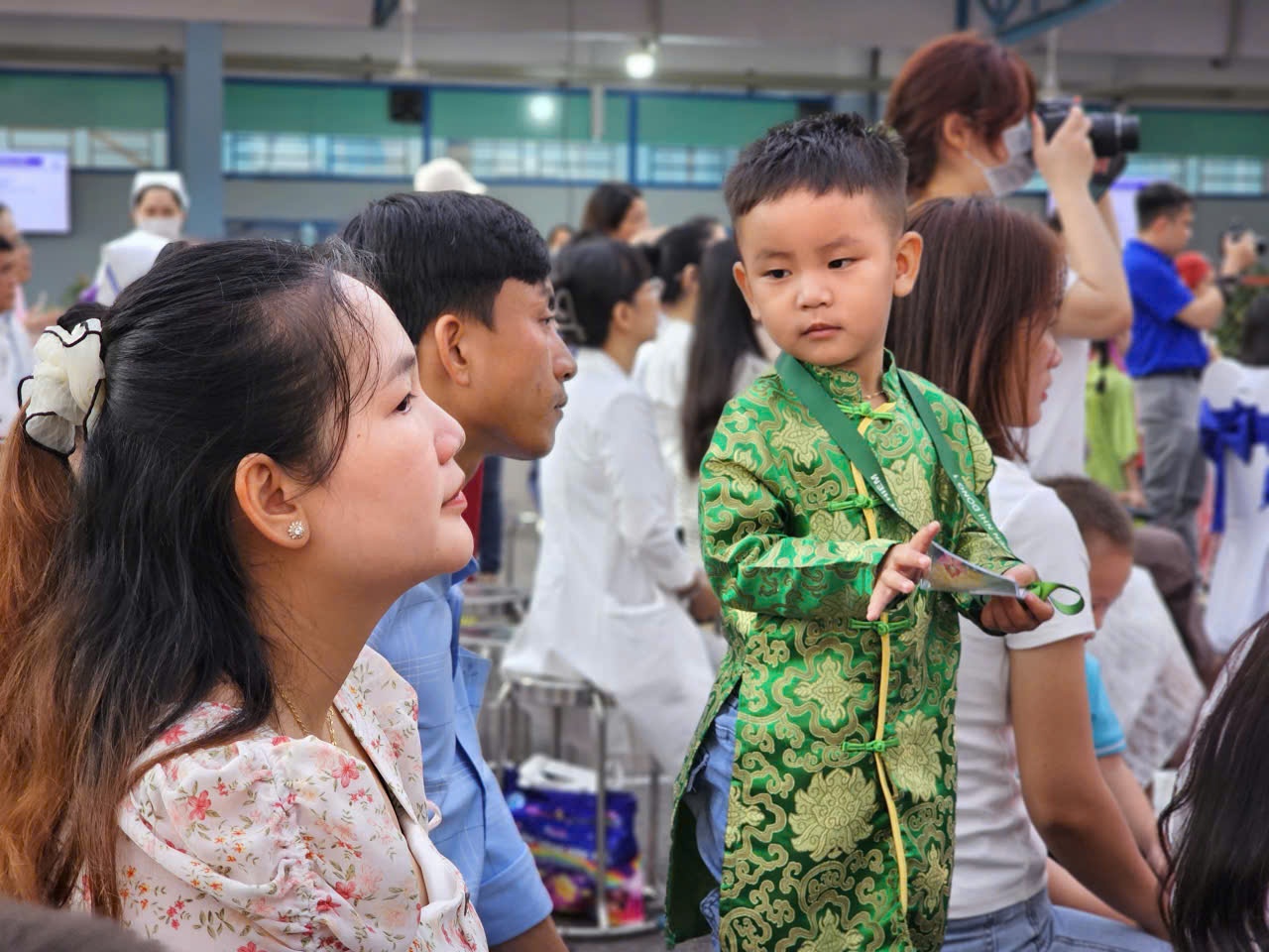 Cuoc song cua nhung em be mang 'ma gene' khac biet hinh anh