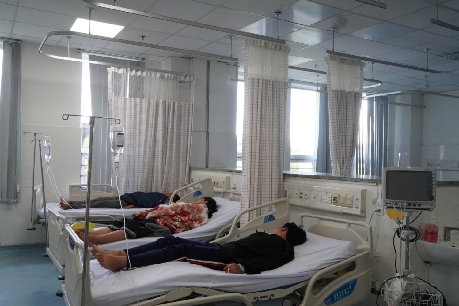 So ca nghi ngo doc sau an banh mi o TP.HCM tang len 59 hinh anh