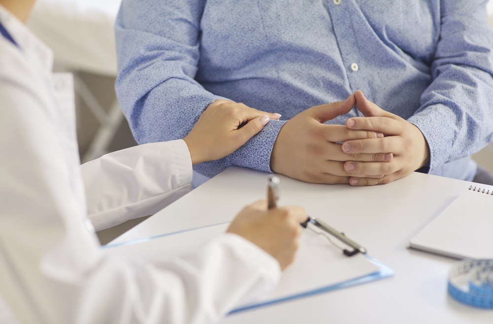 Vet loet khong lanh nua nam he lo bi kich cua nguoi dan ong 33 tuoi hinh anh