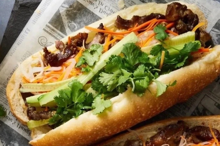 Nguyen nhan ban dau vu hang loat nguoi ngo doc banh mi o TP.HCM hinh anh
