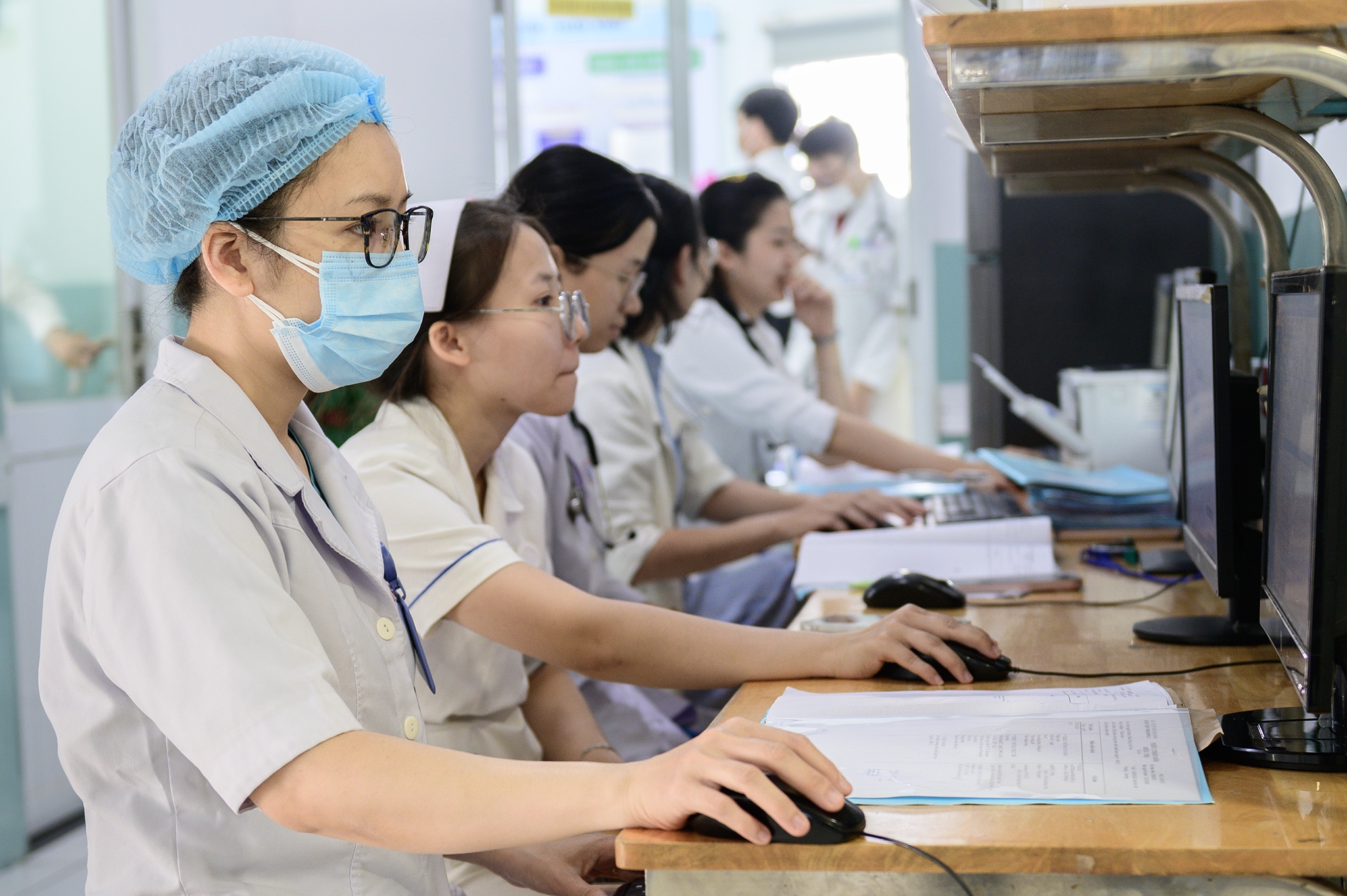 tay chan mieng anh 13