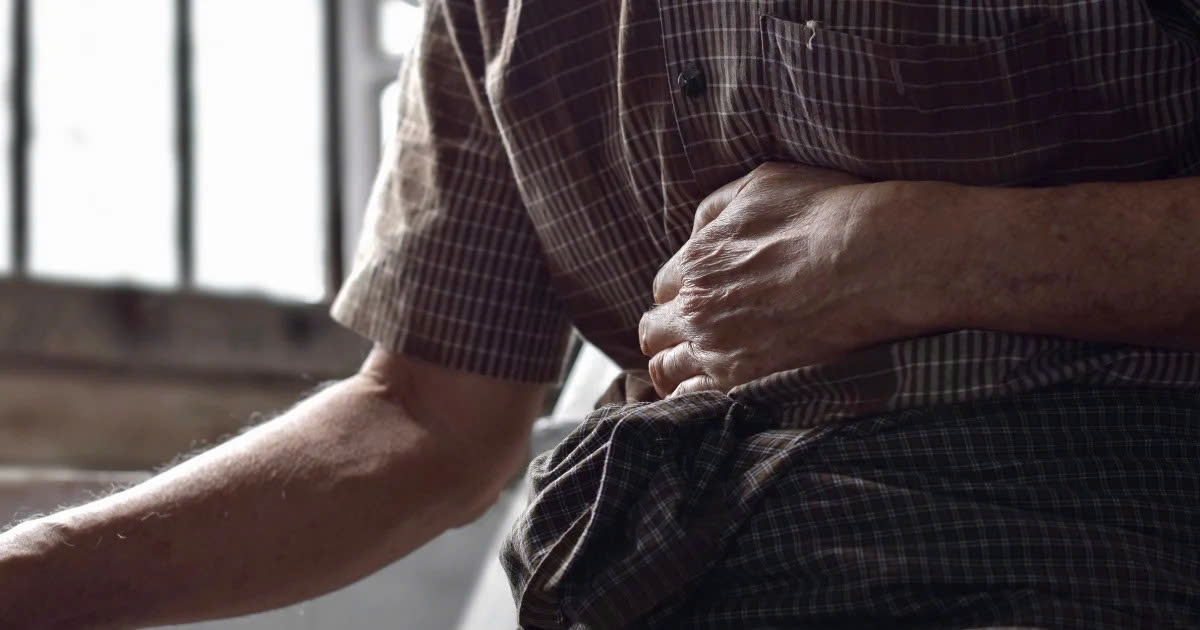 4 thoi quen an uong am tham 'nuoi' ung thu da day hinh anh