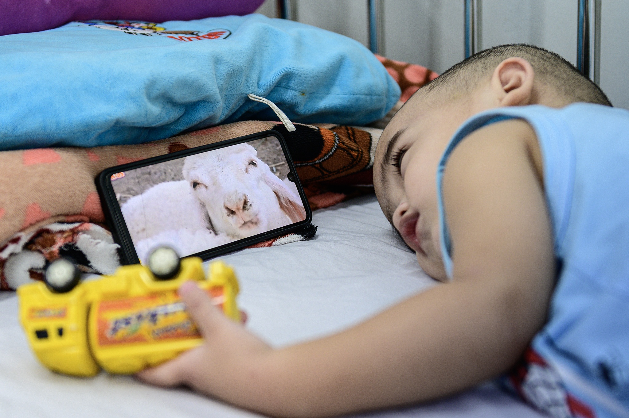 tay chan mieng anh 1