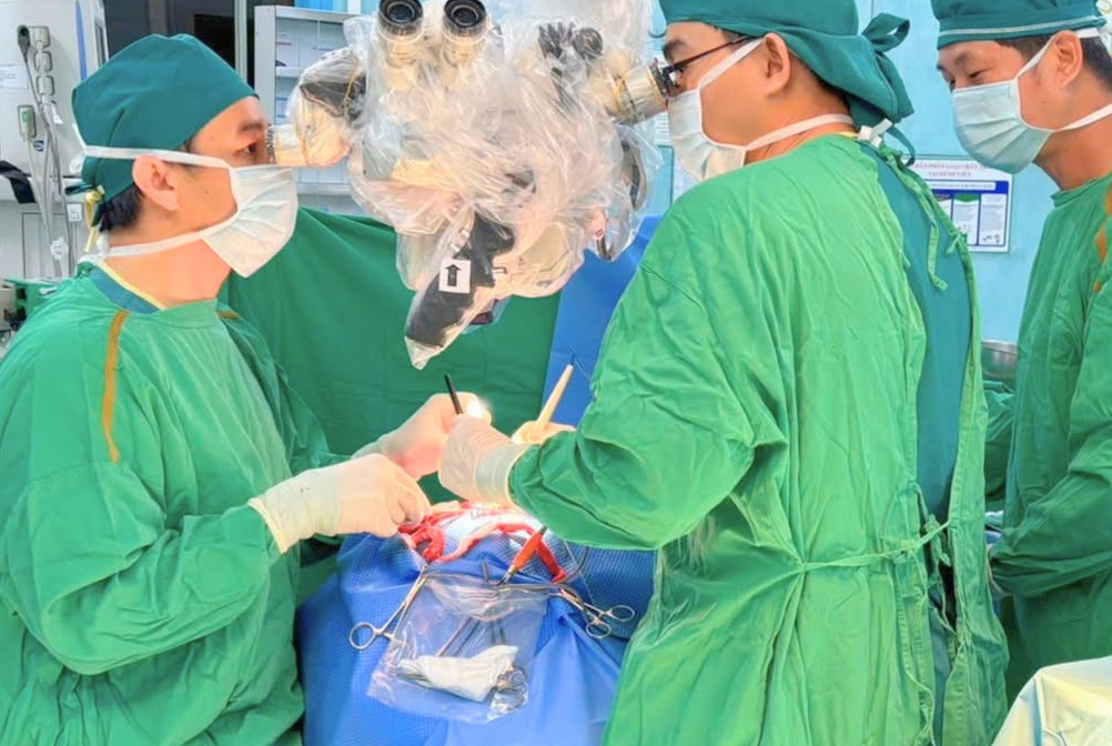 Can benh hiem gap am tham gay dot quy o tre hinh anh