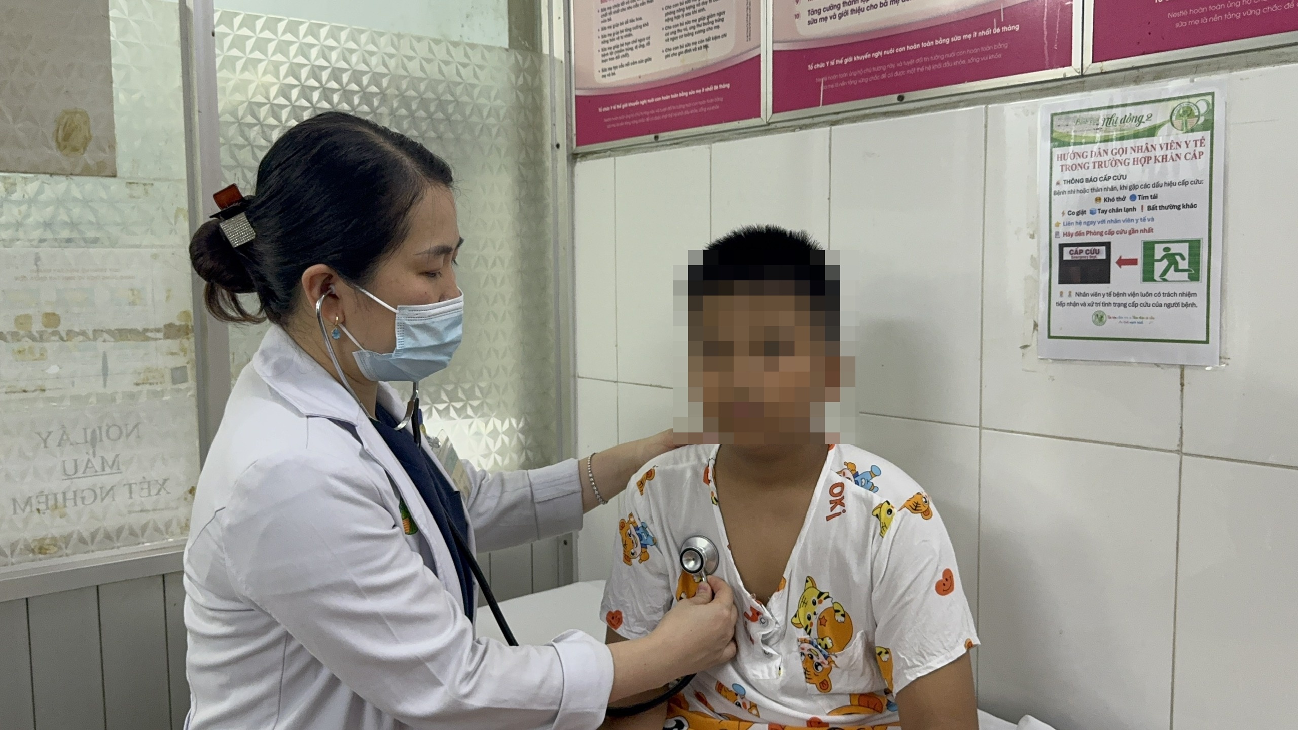 Vu 184 hoc sinh o TP.HCM nghi ngo doc: Bo Y te yeu cau dieu tra khan hinh anh