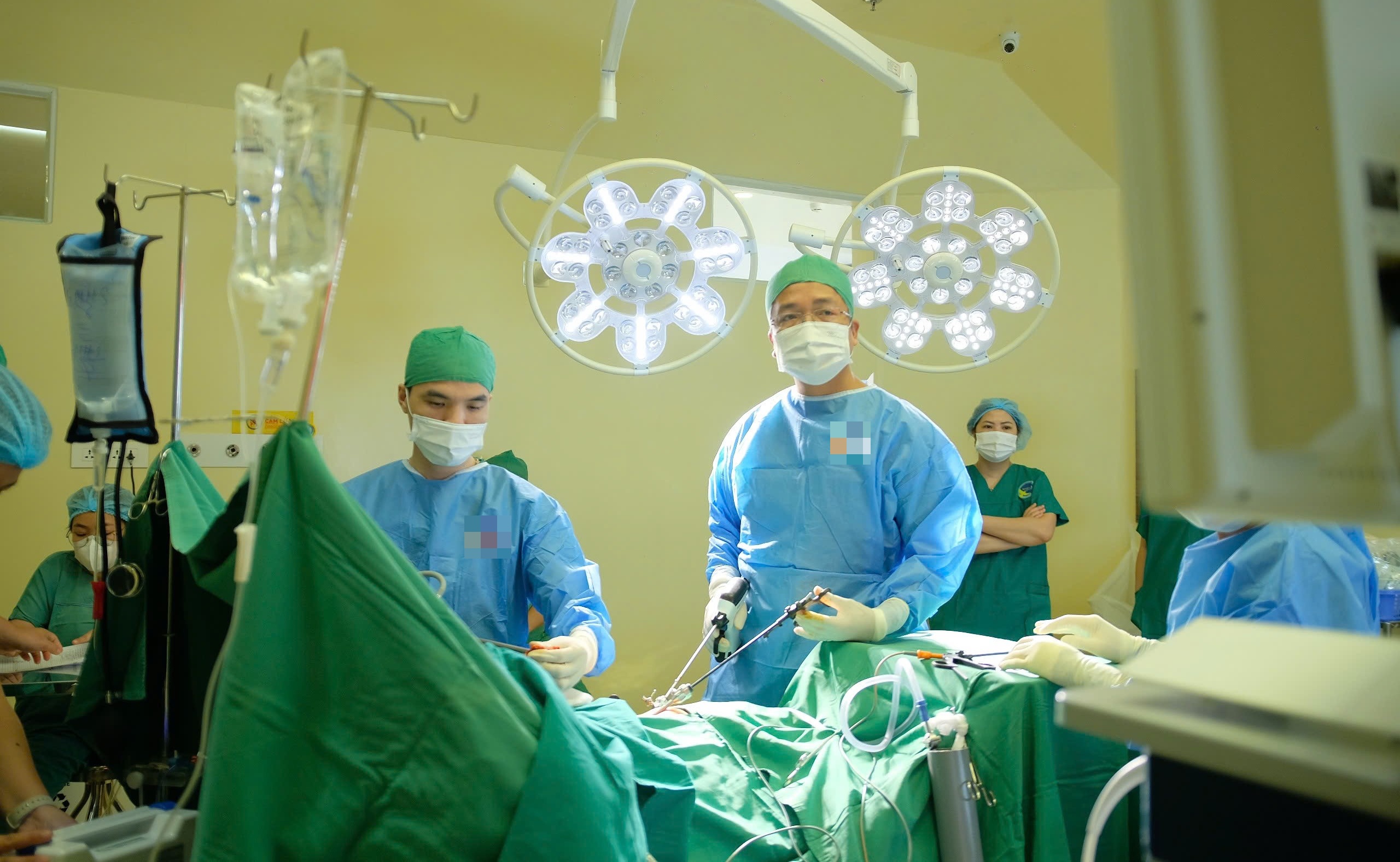 Di kham vi 2 dau hieu la, nguoi phu nu phat hien mac ung thu than hinh anh