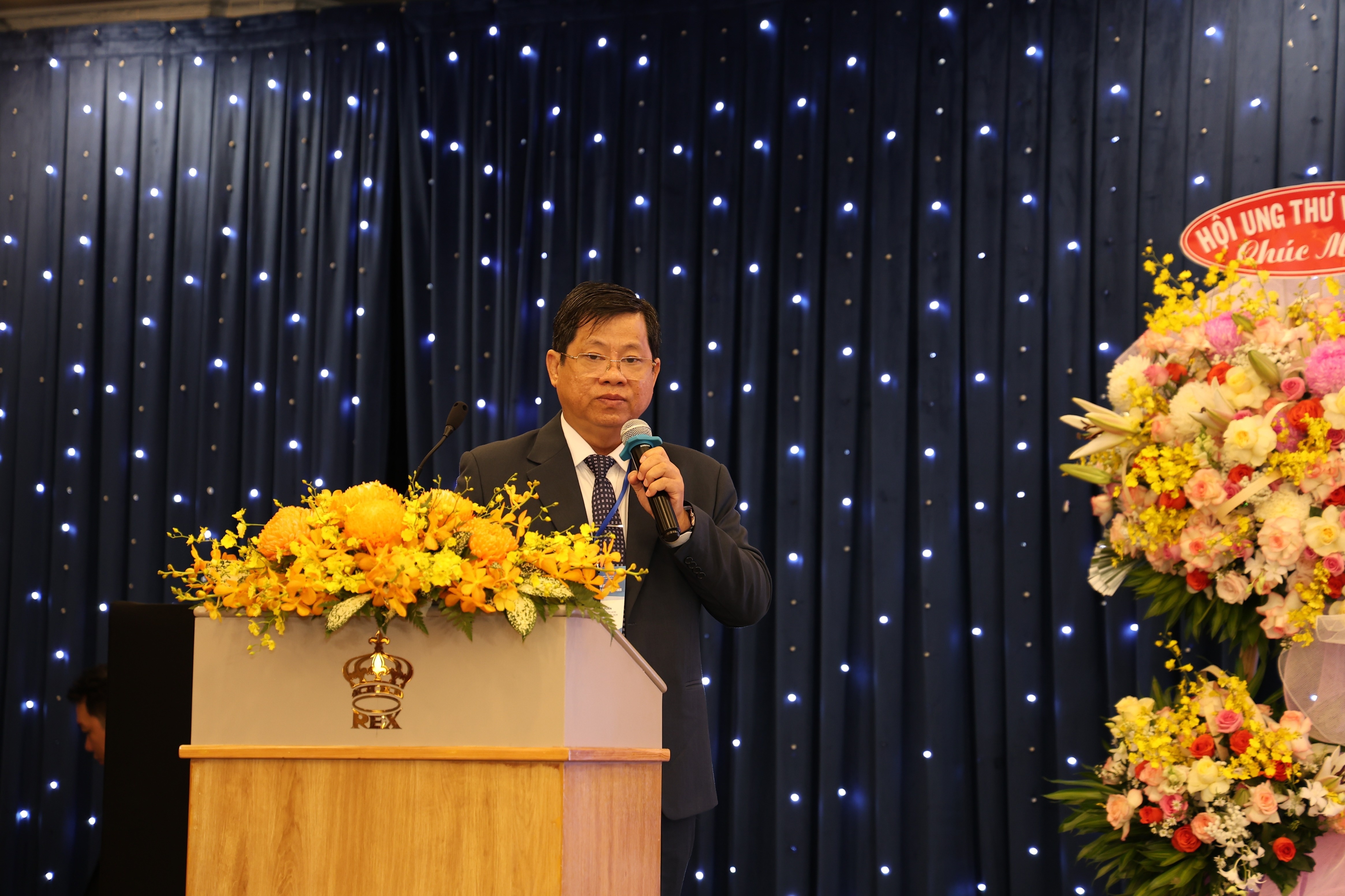 ung thu anh 1