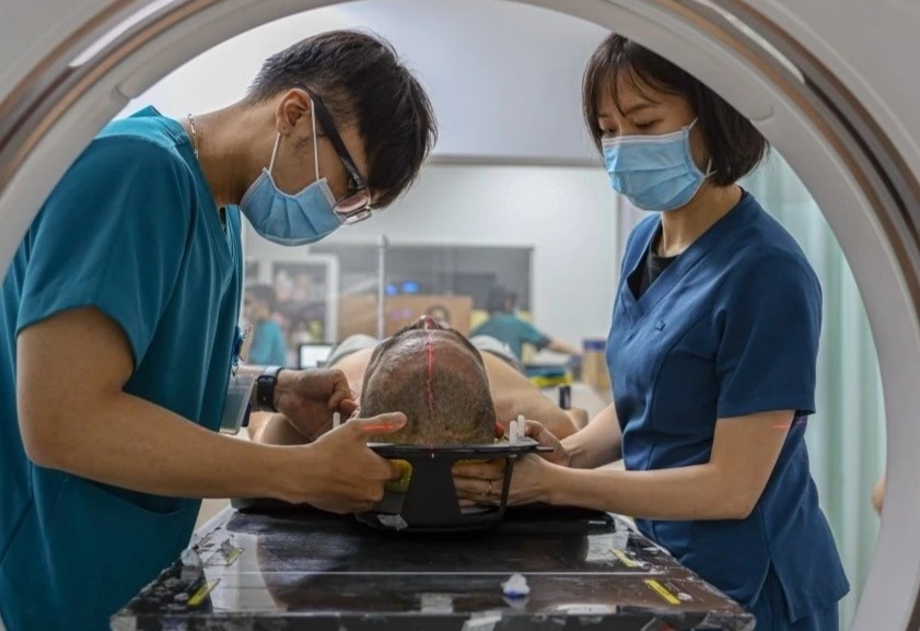 Tong Lanh su Phap: Y te Viet Nam co nhung buoc chuyen manh me hinh anh