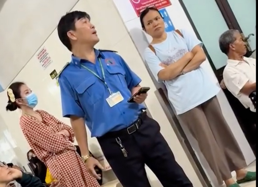 Bao ve benh vien o TP.HCM gay bao voi man canh bao lua dao hinh anh
