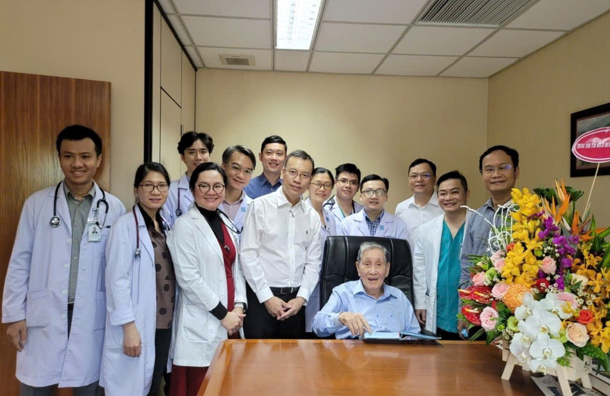Thay Nguyen Dinh Hoi anh 5