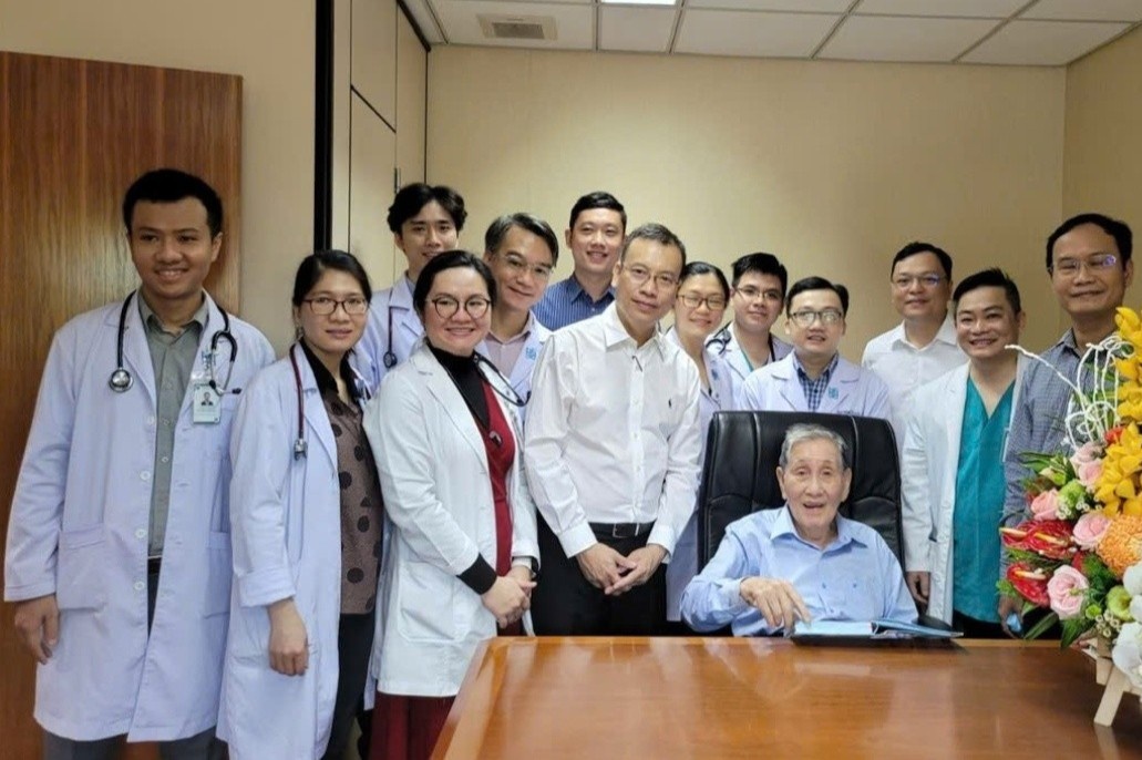 Thay Nguyen Dinh Hoi: Nguoi gieo hat va nhung mua qua ngot cua nganh Y hinh anh