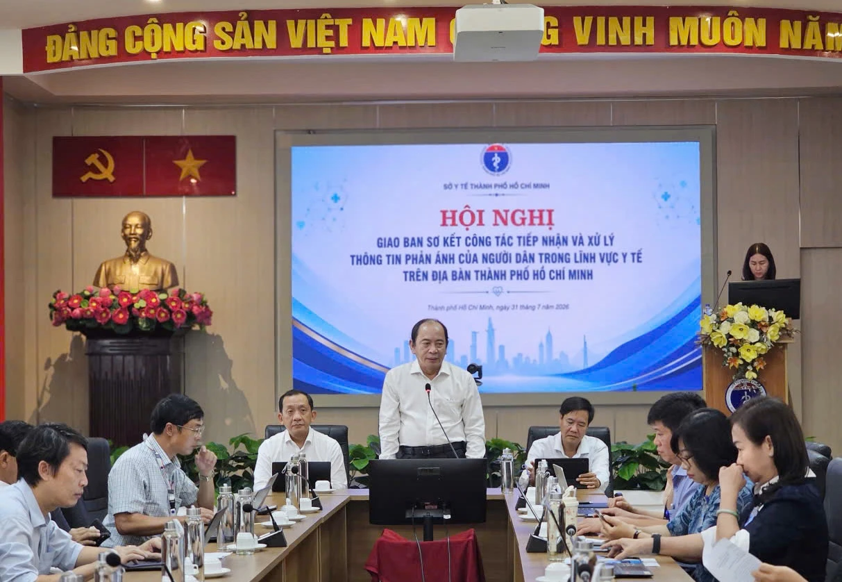 người d&acirc;n phản &aacute;nh ảnh 2