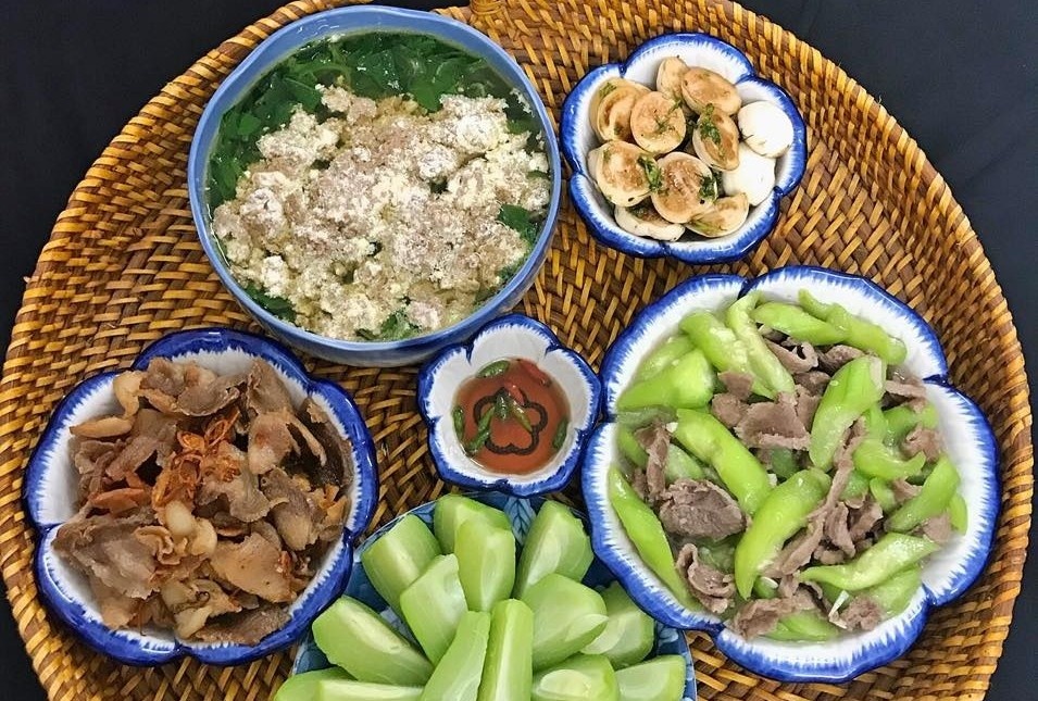 Việt Nam có loại rau không chăm vẫn mọc um tùm, ăn đúng lợi đủ đường
