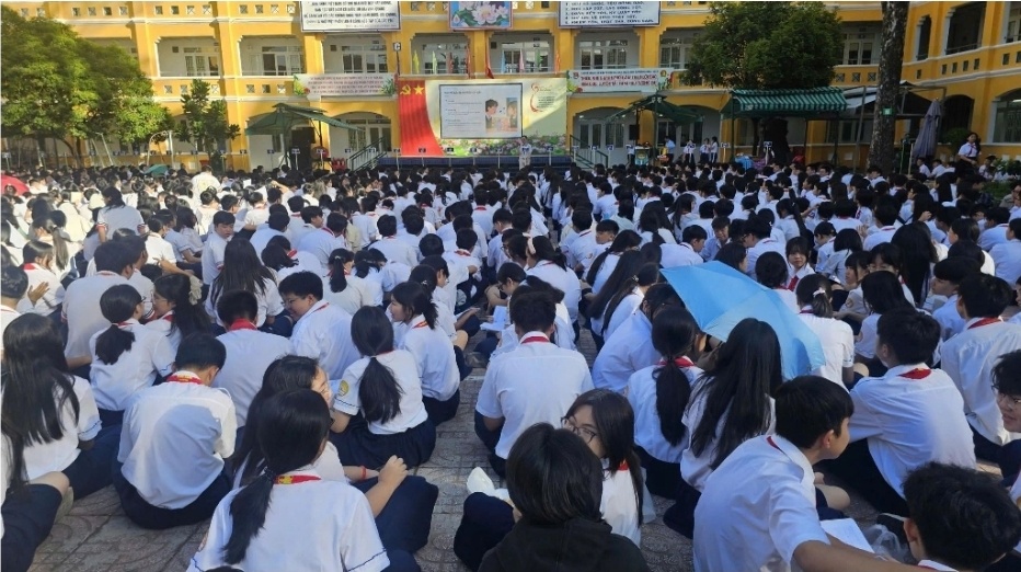 TP.HCM truyền thông phòng bệnh não mô cầu tại trường học