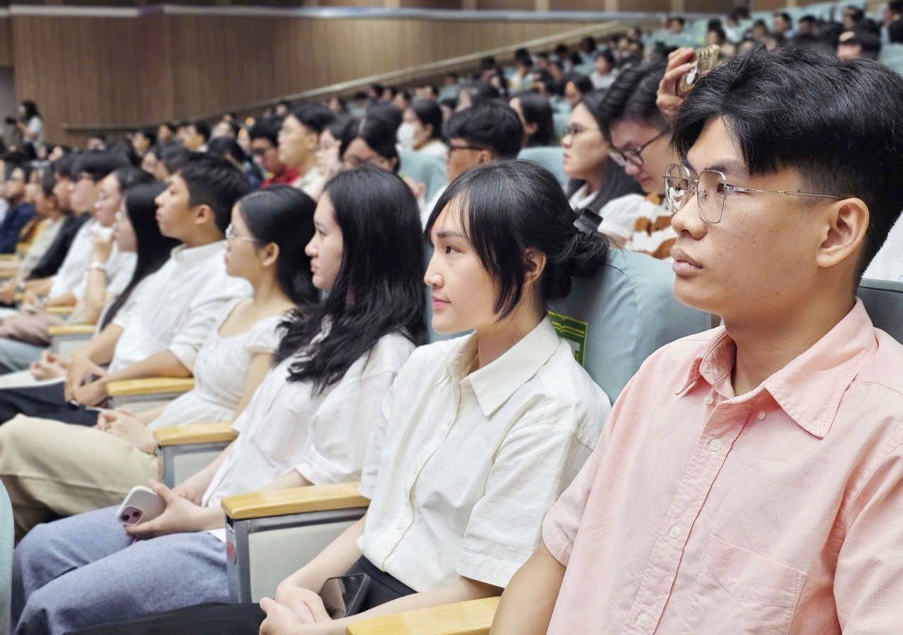 kỳ thi b&aacute;c sĩ ảnh 2