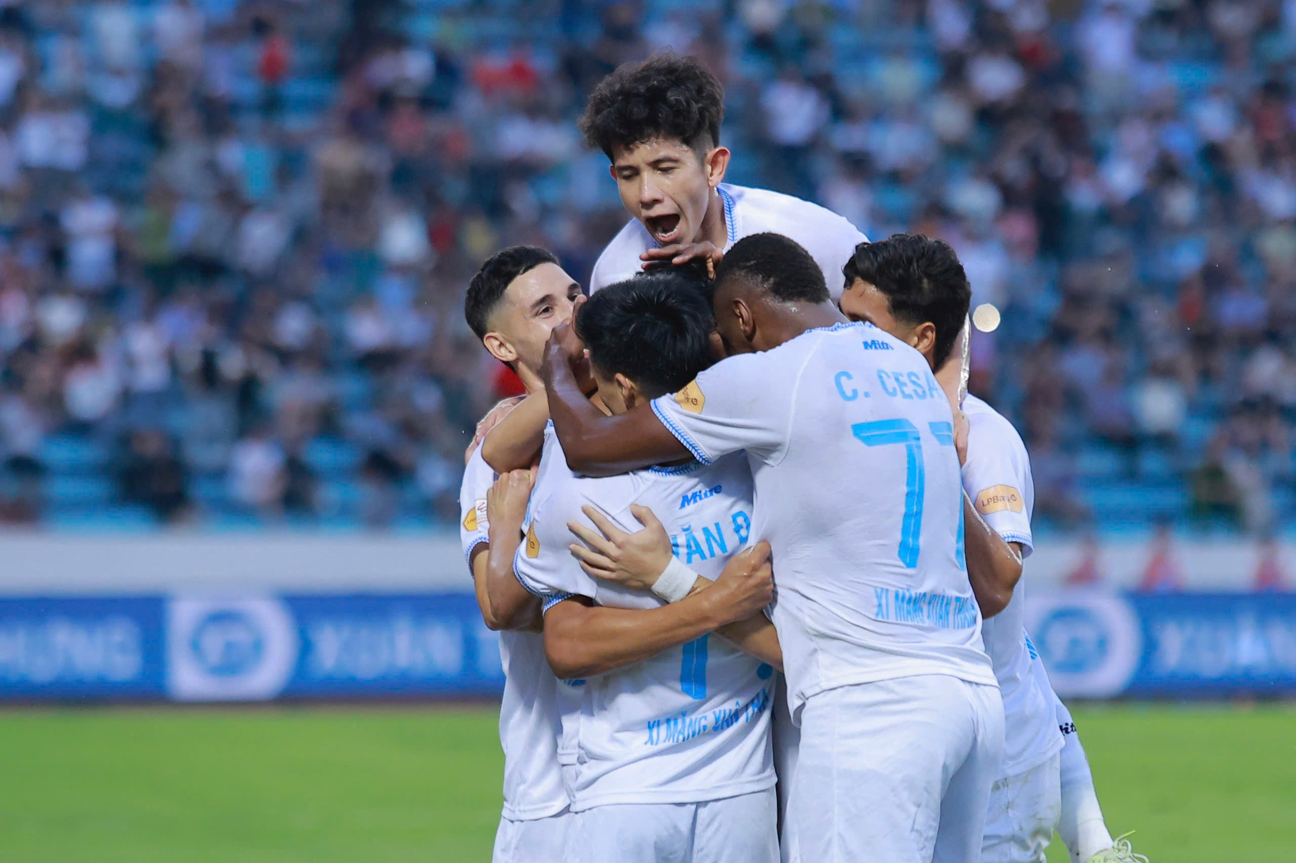 Cuoc dua song ma giua Nam Dinh va Ha Noi hinh anh