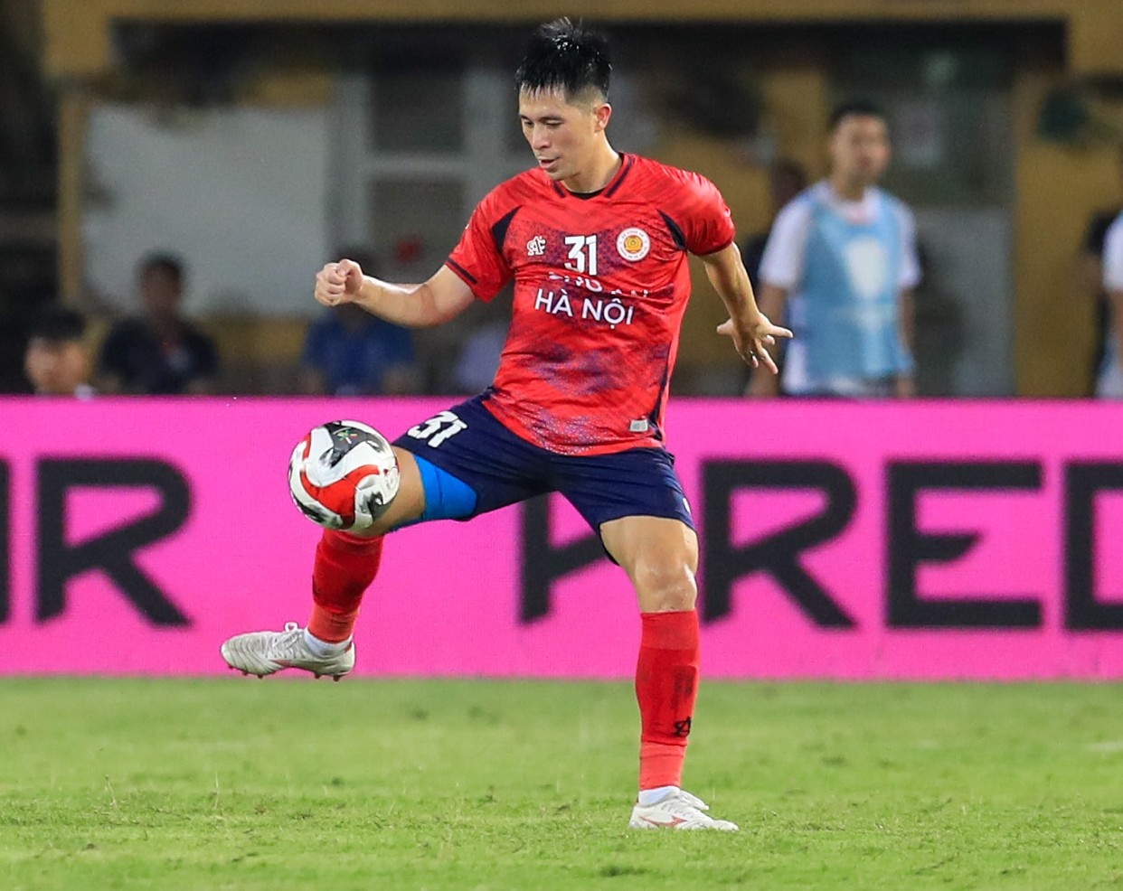 Dinh Trong tai hien thoi dinh cao hinh anh